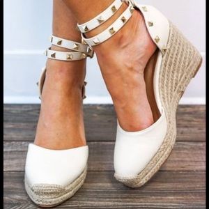 NEW Maypol Studded Espadrille Wedges White Leather Size 9
